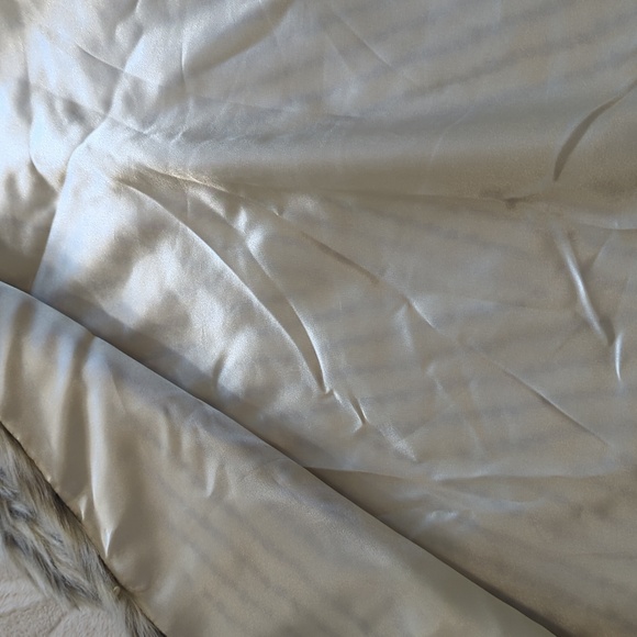 BNWOT Cynthia Rowley Faux Fur Vest - Picture 8 of 10